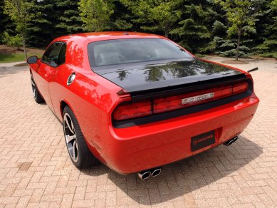 Dodge challenger srt 10