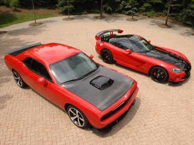 Dodge challenger srt 10