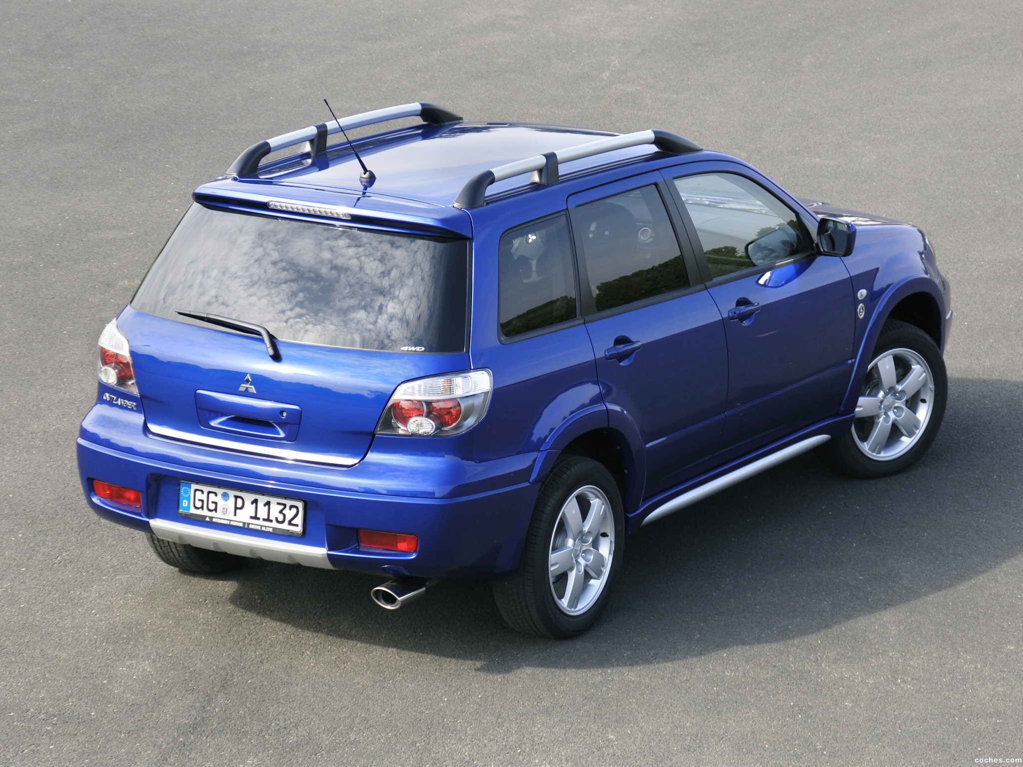 Mitsubishi outlander 2005 год