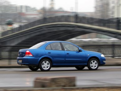 Nissan almera n16 2006