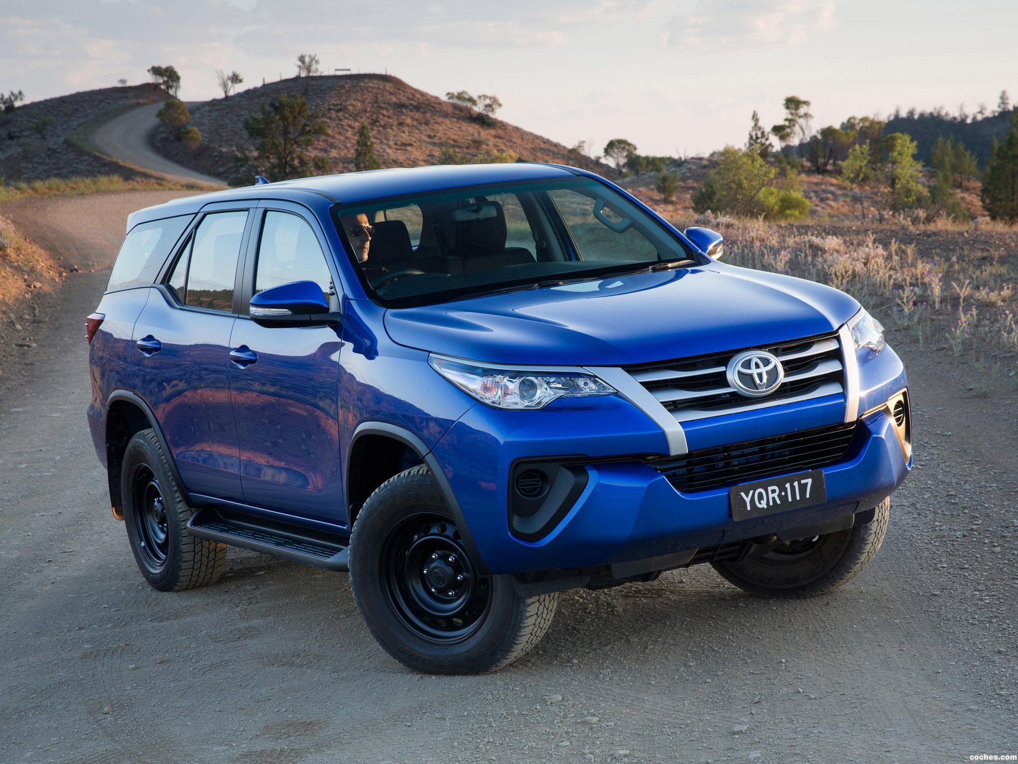 Fotos de Toyota Fortuner GX Australia 2015